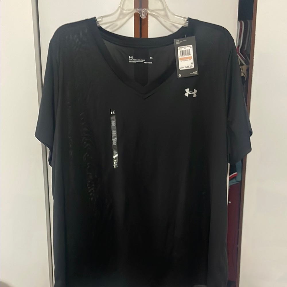 Under Armour Woman’s  Black V-Neck Shirt